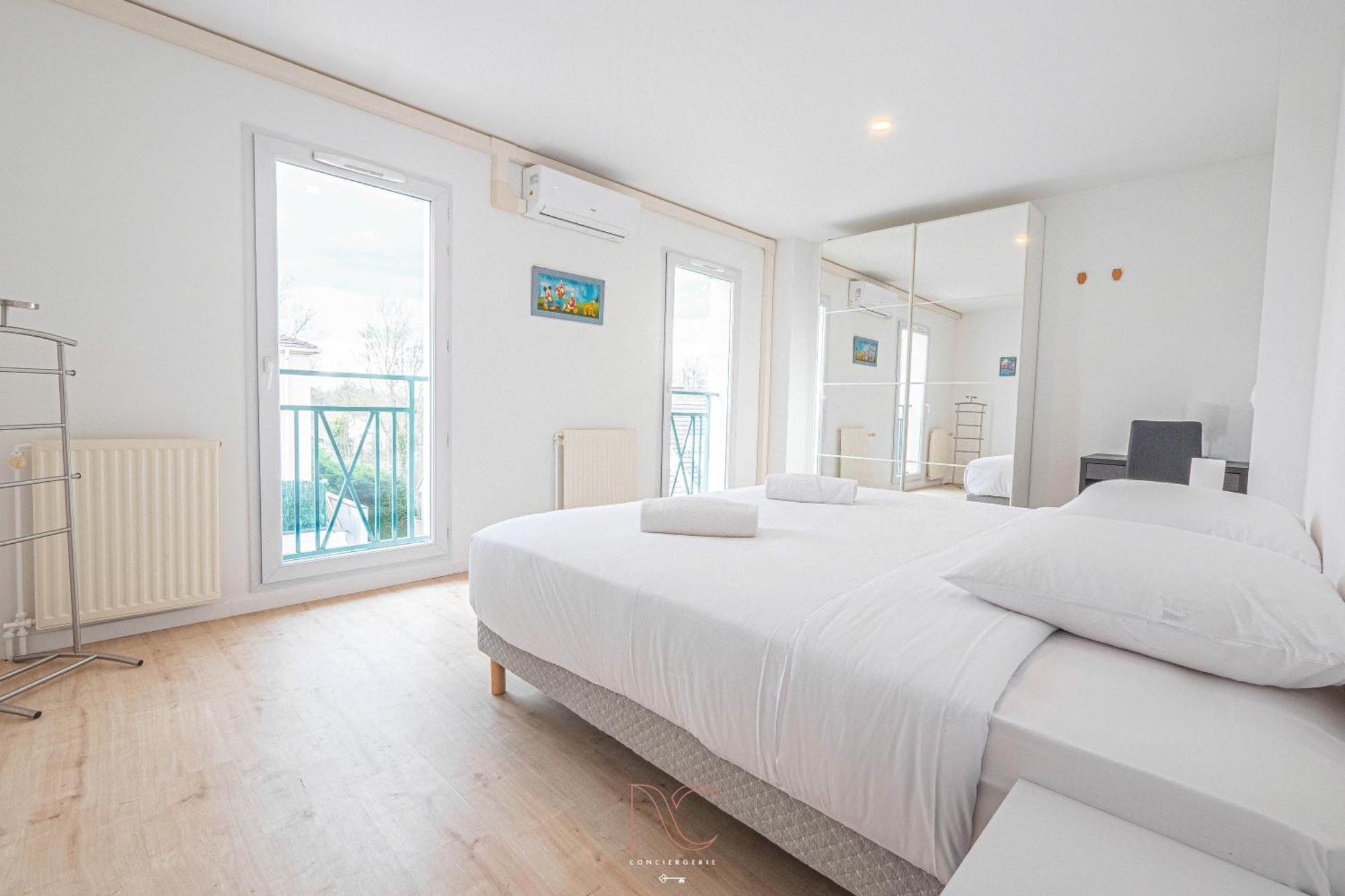 *Disneyland-Paris* 9 Pers, 2 Parkings, Wifi, Ac Монтеврен Екстериор снимка