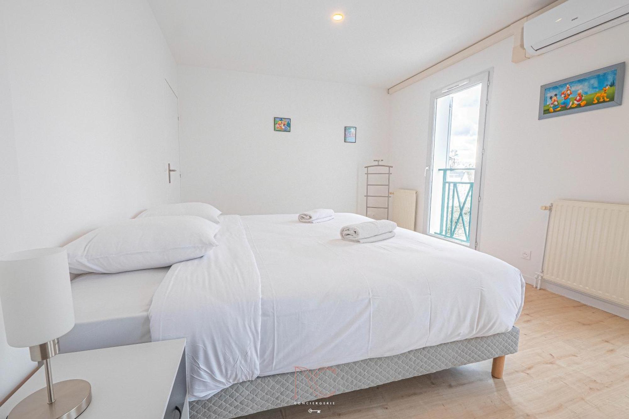 *Disneyland-Paris* 9 Pers, 2 Parkings, Wifi, Ac Монтеврен Екстериор снимка
